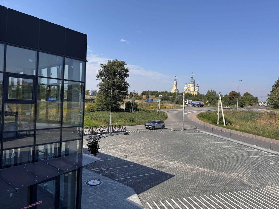 Оренда комерційного приміщення на об'їзній Львова в с.Зубра