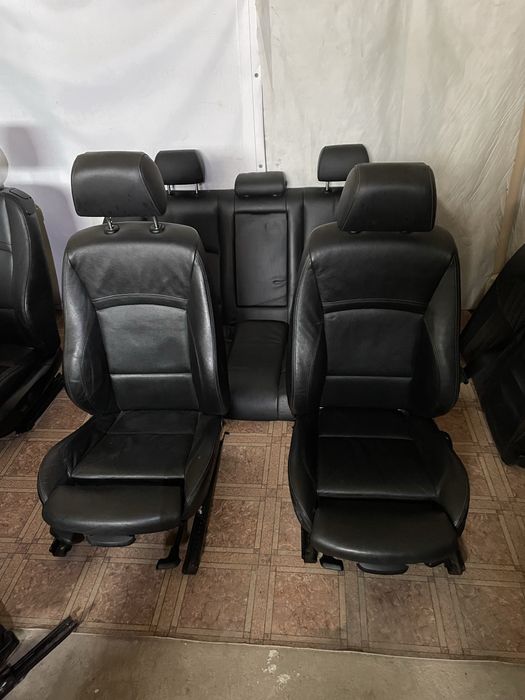 Комплект сидений на BMW E90  в очень хорошущем состоянии