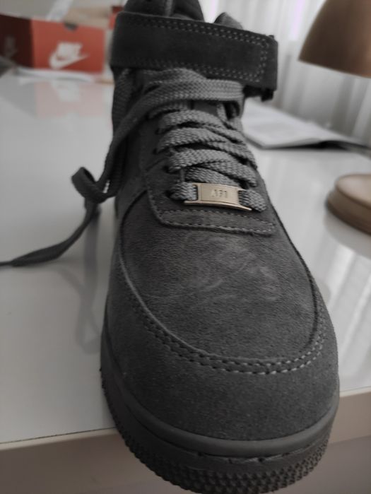 Продам кроссы nike air (зима)