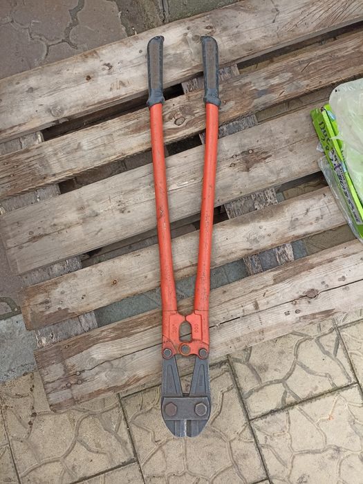 Болторез YATO 900мм