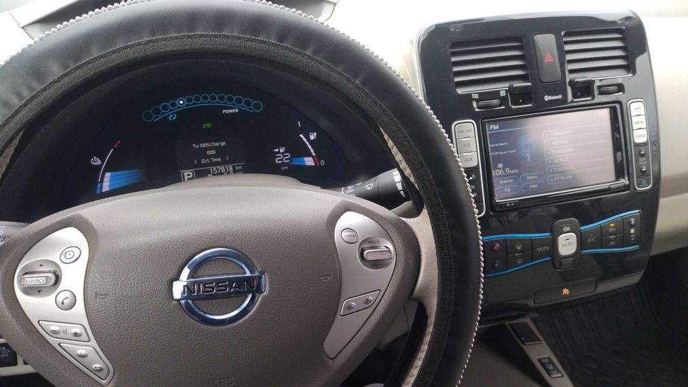 Електромобіль Nissan leaf