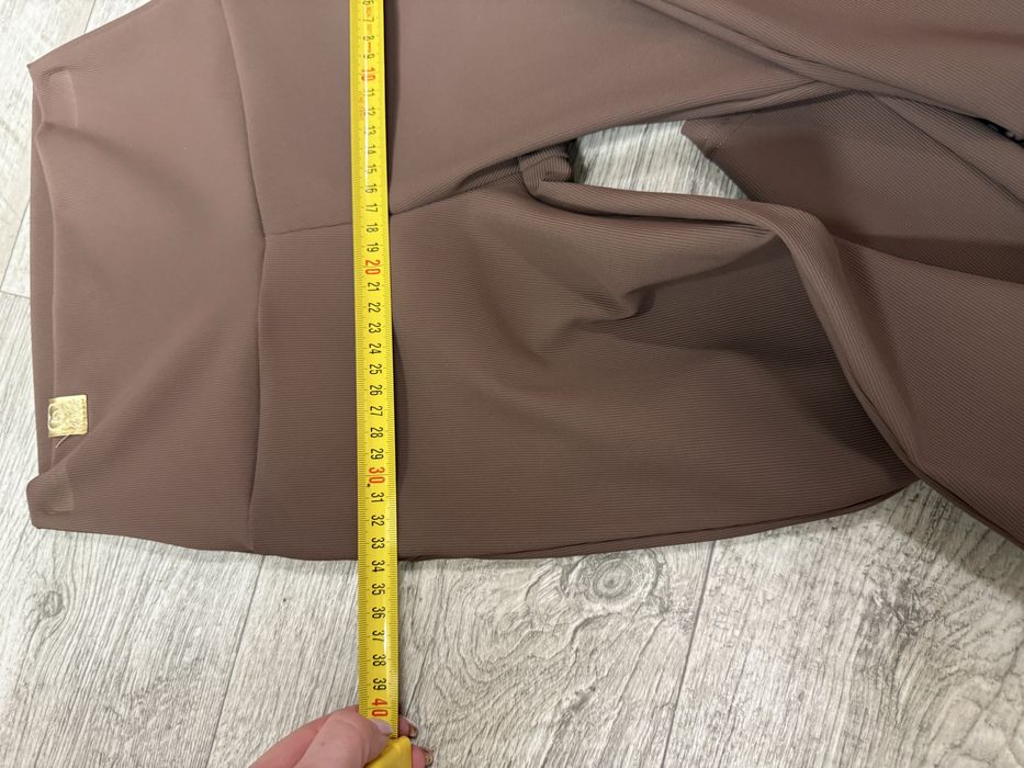 Piękny komplet body legginsy La Diva karmel