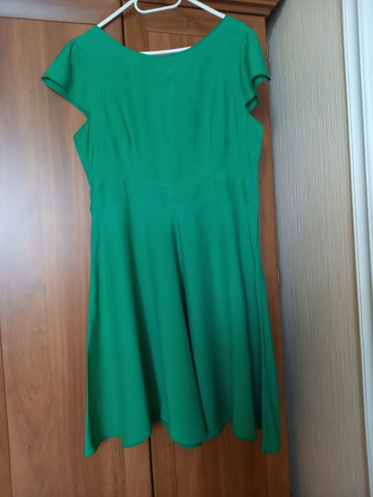 Śliczna zielona sukienka z  rękawkiem Dorothy Perkins rozmiar 14