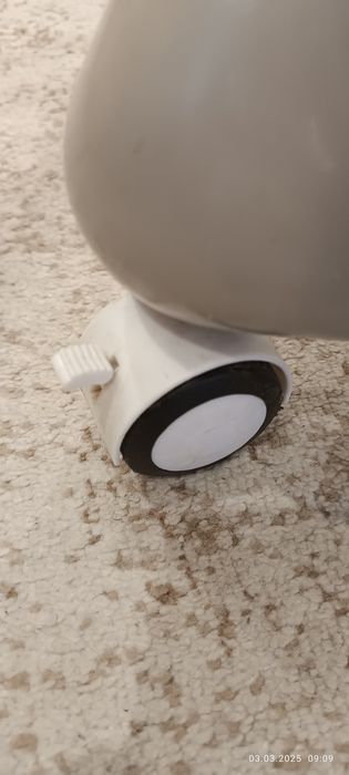 Стільчик для годування