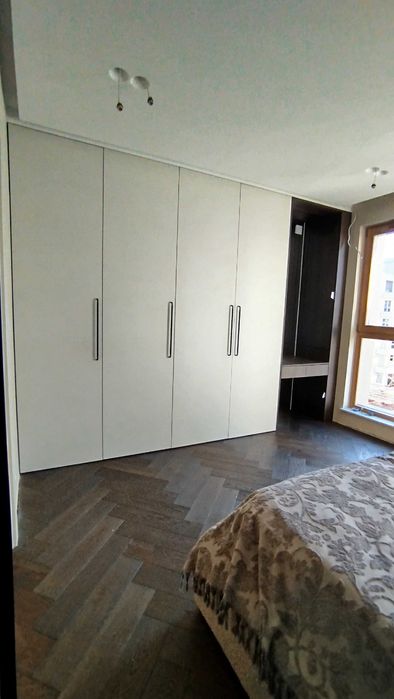 Wykonanie szafy na wymiar 1.5x2.6x0.6m. Realizacja 3 tygodnie!