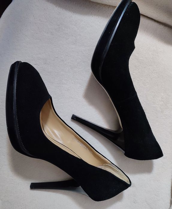 Buty na obcasie że skóry