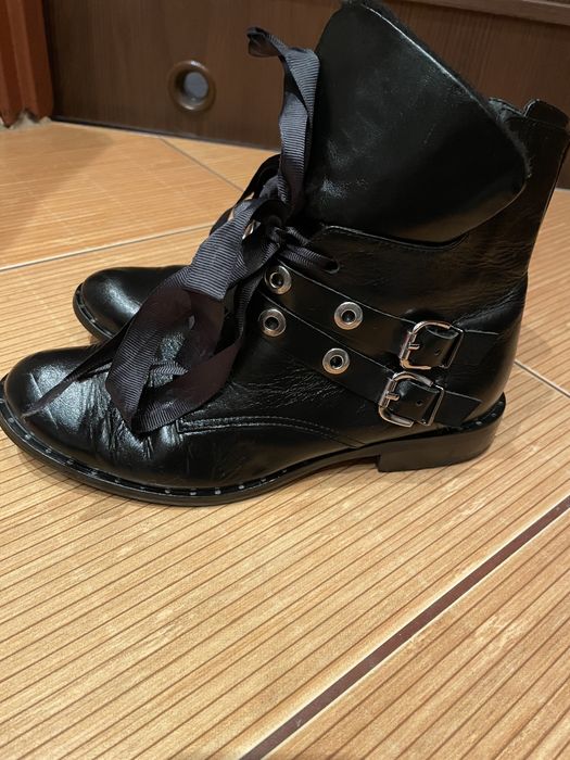 Botki buty skorzane czarne wiazane zamek kokardy 36