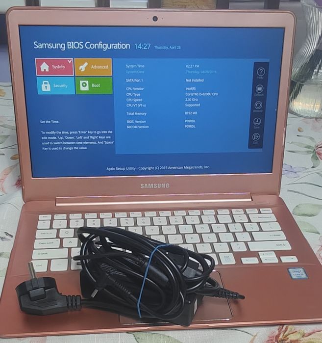 Samsung ATIV Book 9 lite 910S3L | i5-6200U | 8GB RAM | 1TB nvme | bateria 86%
Opis: