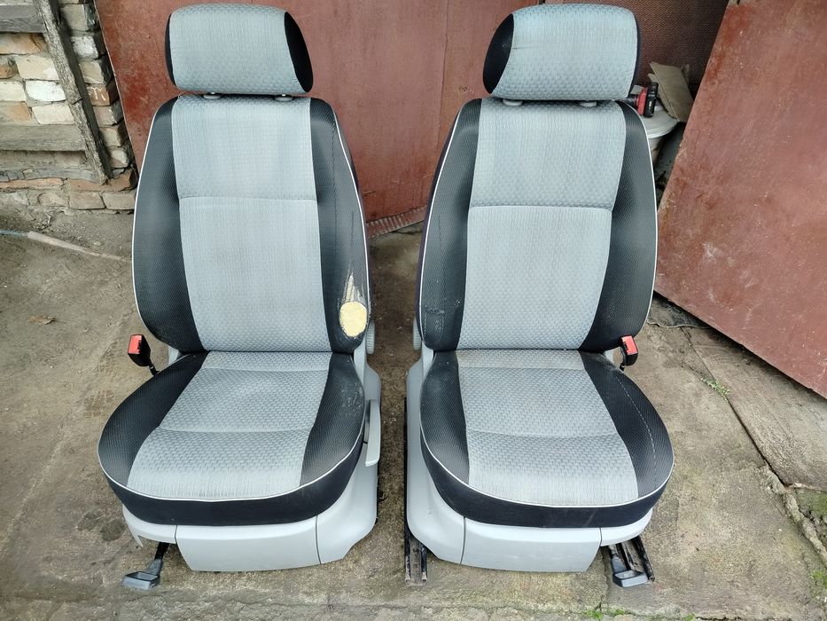 Cидіння передні Caddy