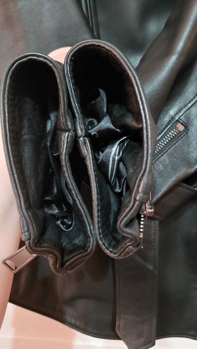 Шкіряна куртка чорна