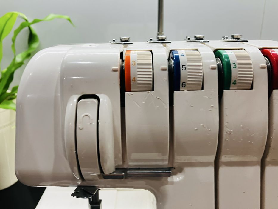 Maszyna do wsycia Overlock  Model Merrylock 848 DS rzadko używany