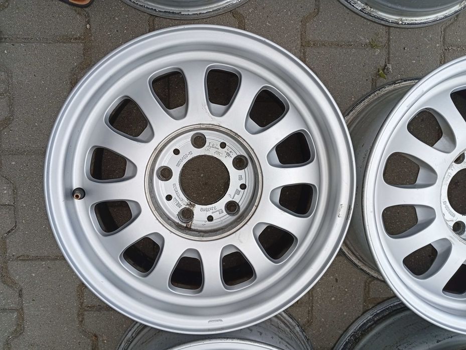 Felgi aluminiowe BMW 5x120 7Jx15 ET20 Nr.153