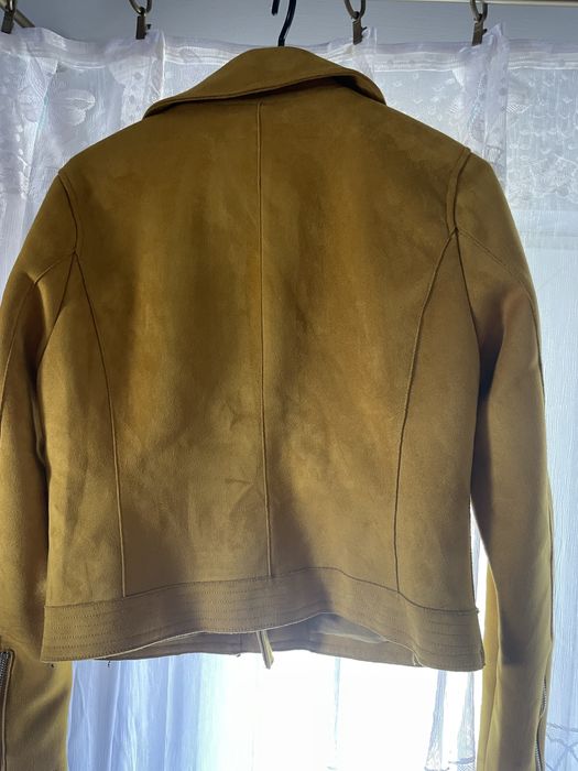 Zamszowa ramoneska w kolorze musztardowym