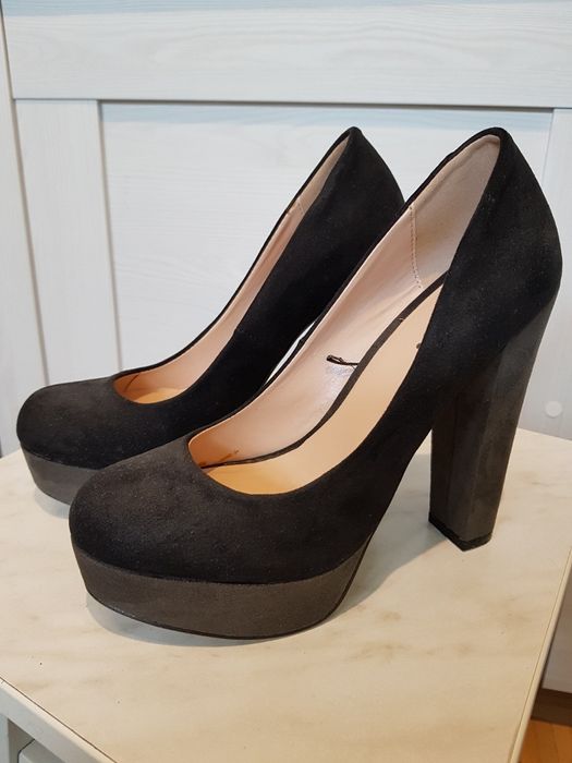 Buty na koturnie r.36.