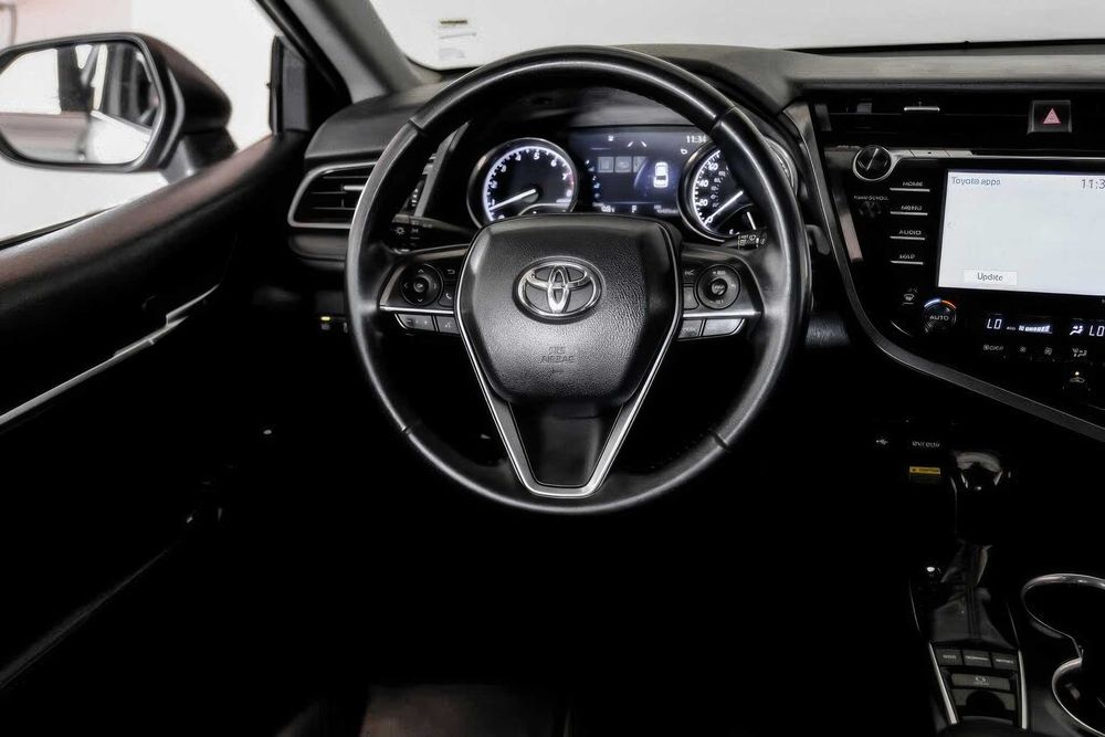 Toyota Camry Xle      2020