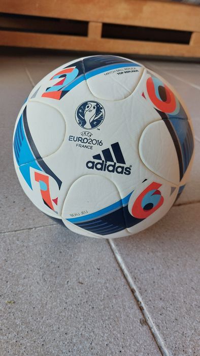 Bola Adidas do Euro 2016