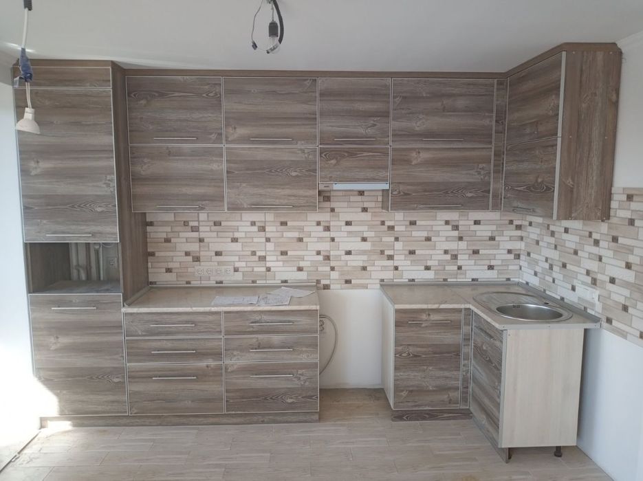 Кухня на замовлення. Стіл, шафа, стільниці. Кухня під ключ