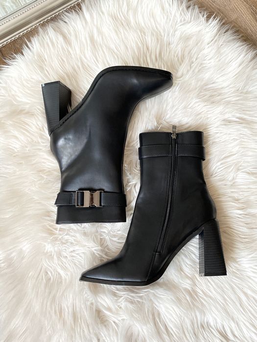 BooHoo: Czarne botki na słupku rozmiar 41 piękne wysokie na jesień