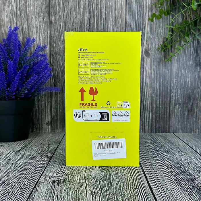 Защитное стекло JETech Tempered Glass for iPhone 17 pro. Набор из 3 шт