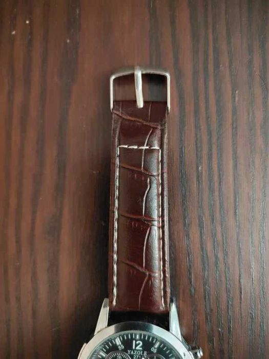 Relogio Yazole 271, um modelo masculino de quartzo