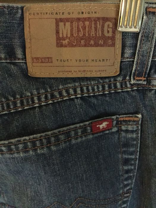 Jeans de Homem Mustang como Novos