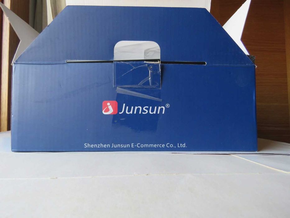 Troco Car Radio Navigation System Junsun, Serial No:XT89; 10.1 polegadas, novo em caixa