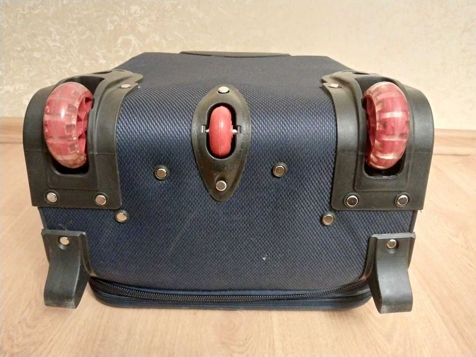 Чемодан маленький на колесах тканевый , размер S , ручная кладь