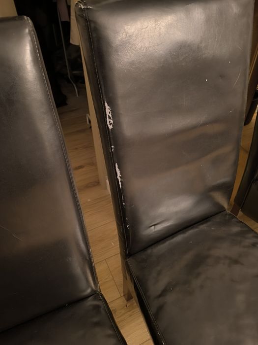 Krzesła do salonu jadalni cztery sztuki czarne ekoskóra