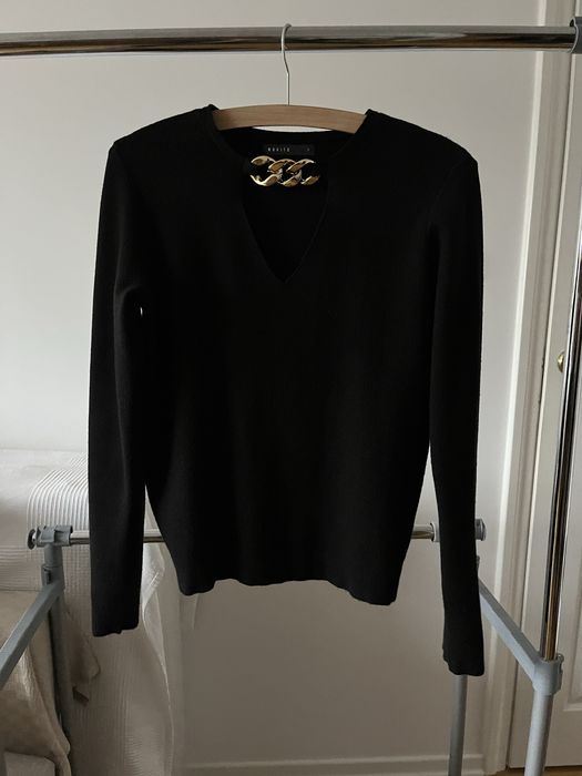 Czarny sweter Mohito rozmiar S złoty łańcuch