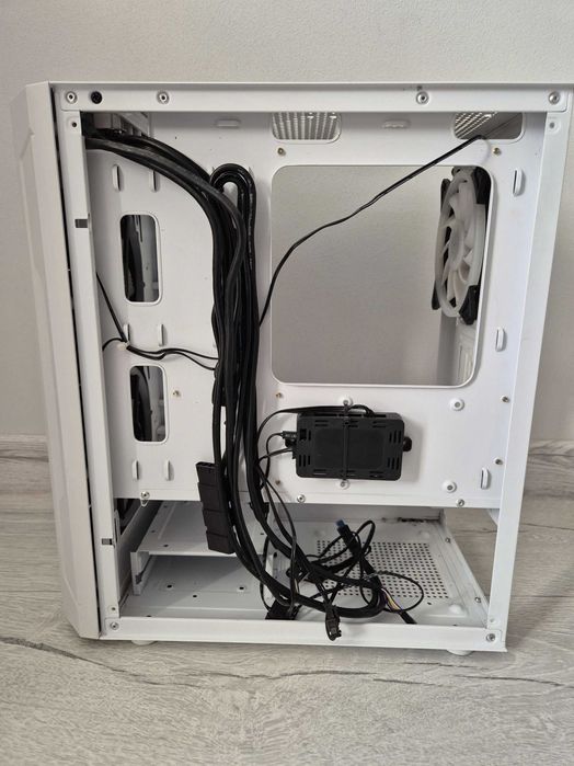 mATX корпус Aerocool Trinity Mini-G White (RGB вентилі, хаб) TradeIN