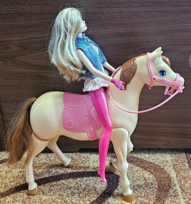 Лялька Барбі інтерактивна