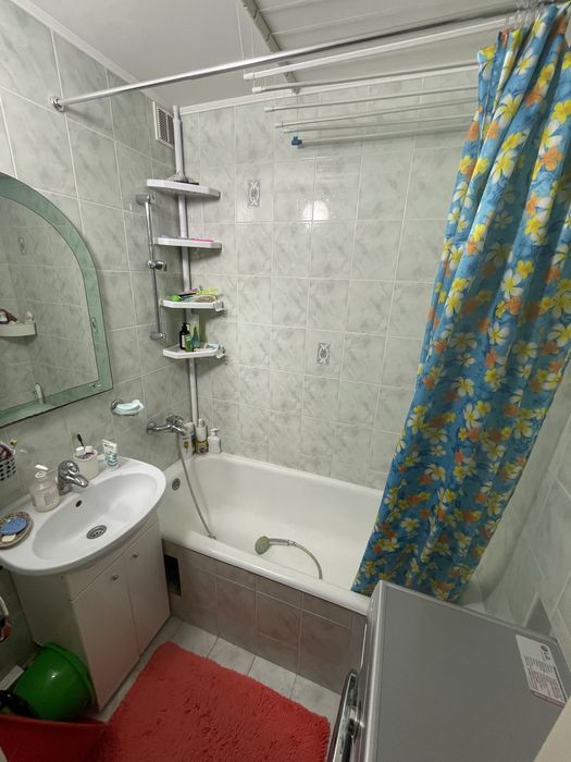 Сдается комната для девушки возле метро Харьковская