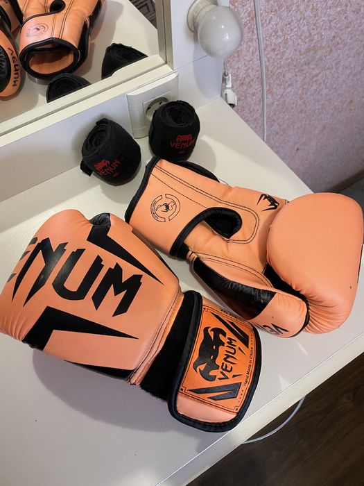 Боксерські рукавиці(перчатки) Venum + бинти