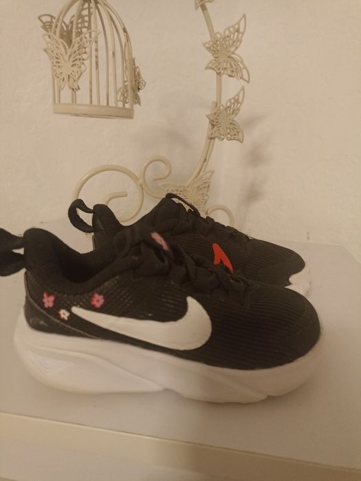 Кросівки для дівчинки