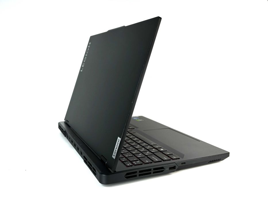 Lenovo Legion Pro 5 240Hz / i5-13500HX / 32GB / 512GB / RTX 4060 8GB