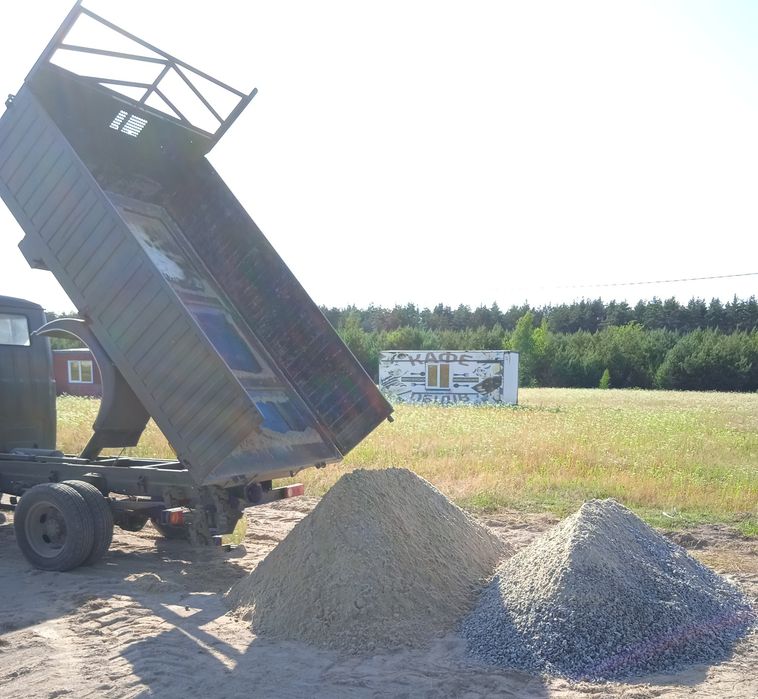 Щебінь,пісок, чорнозем,будівельне сміття...