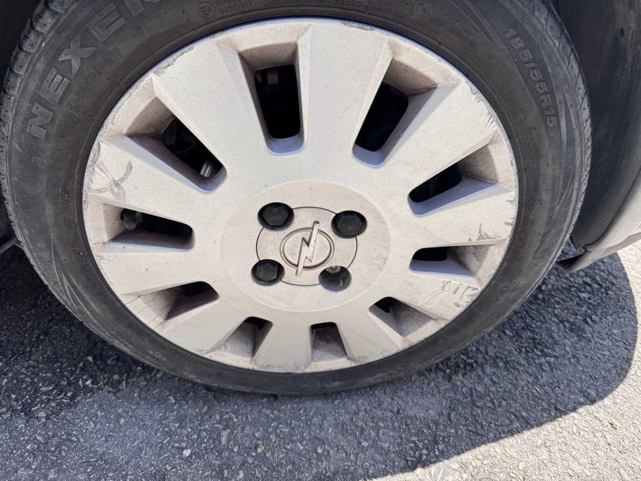 Opel Corsa 1.2 Twinport 2005 - só 101.400 km - IPO até 2027