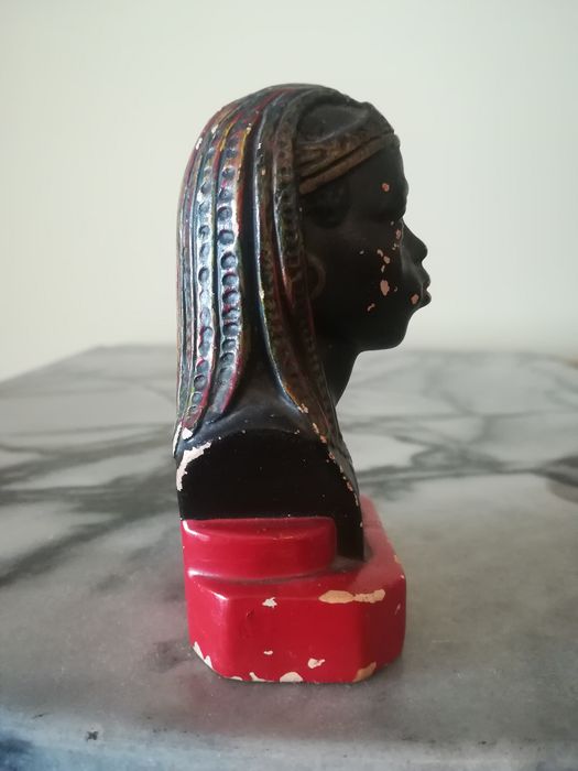 Busto em Terracota. Exposição do Mundo Português. 1940
