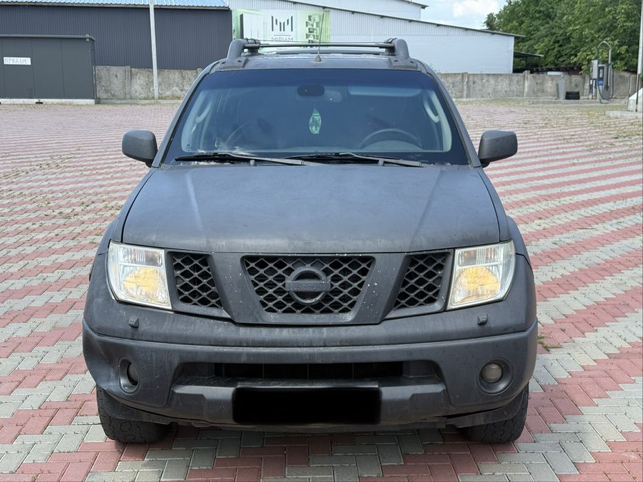 Продам Nissan Navara 4x4 лівий руль
