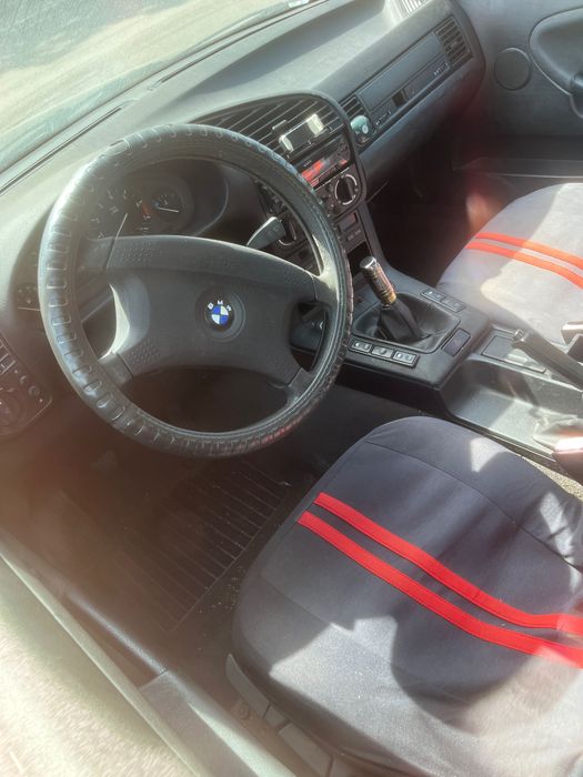 BMW 316 e36 para restaurar.