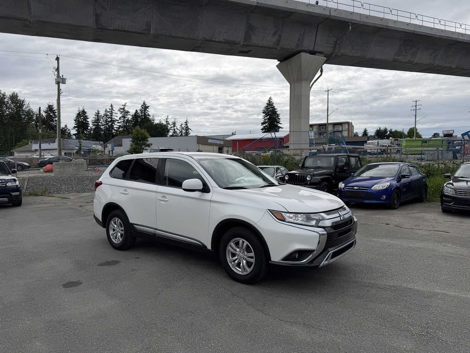 Mitsubishi Outlander ES 2.4      2020