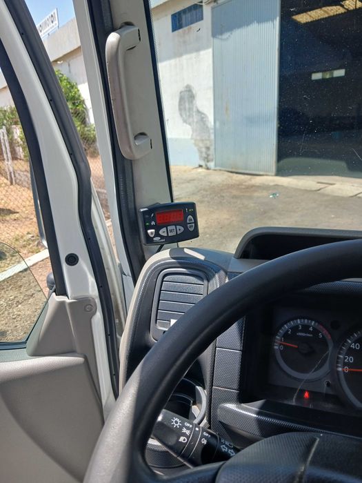 NISSAN NT 400 Frigorífica