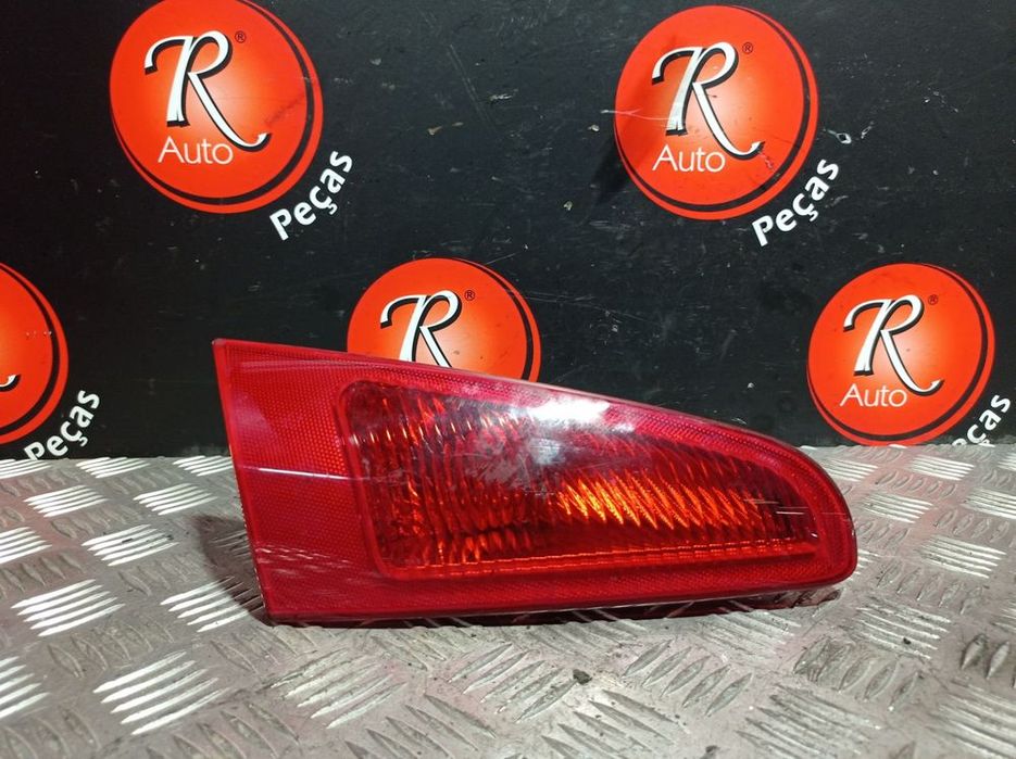 Farolim Stop Esquerdo Mala Alfa Romeo 147 (937_)