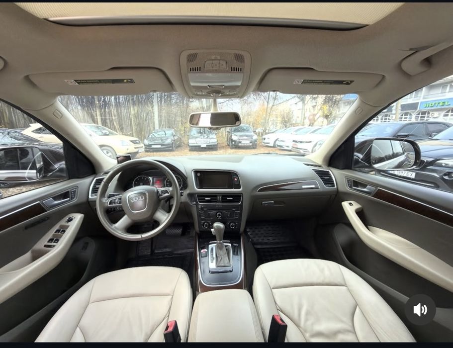 Ауді Q5 2010 року
