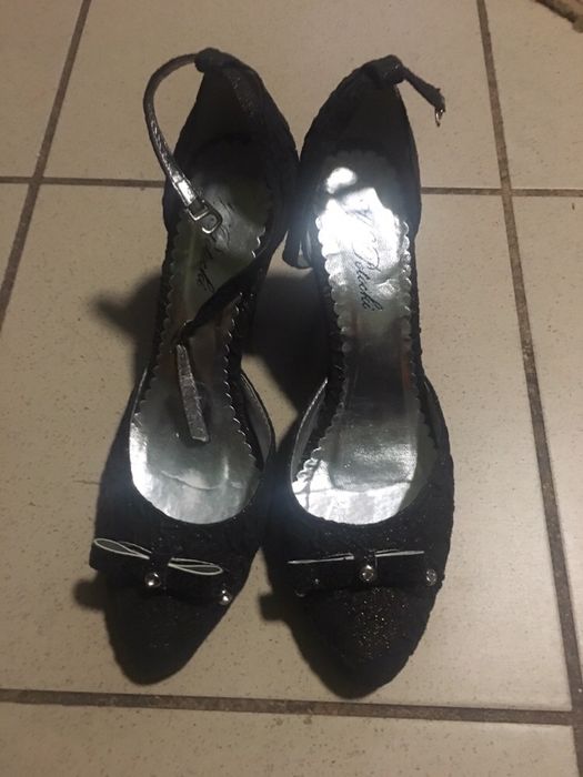 Fioletowe błyszczące szpilki W.Potocki