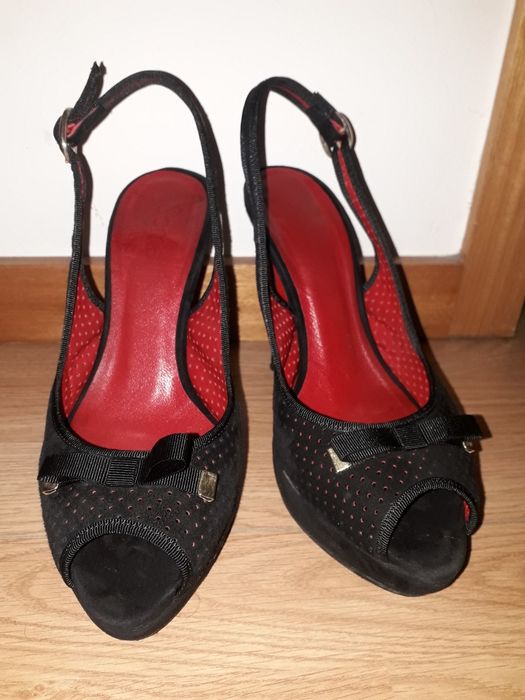 Sapatos de salto alto