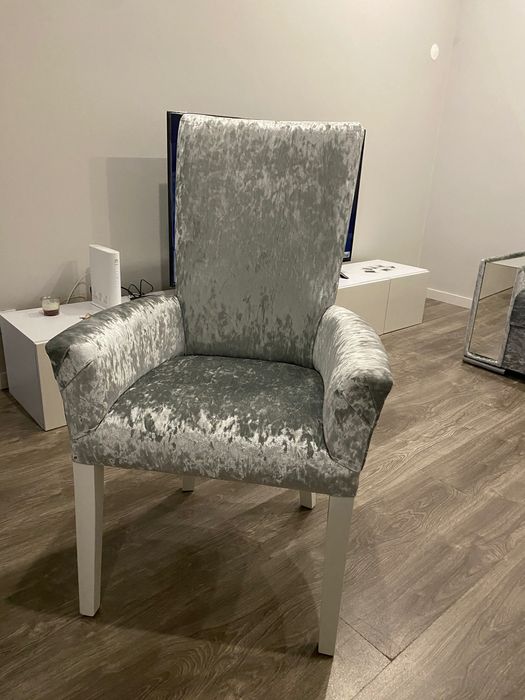 Mesa jantar + 6 cadeiras+2 poltronas