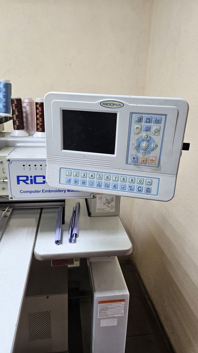 Продаж вишивальної 6-головної машинки |