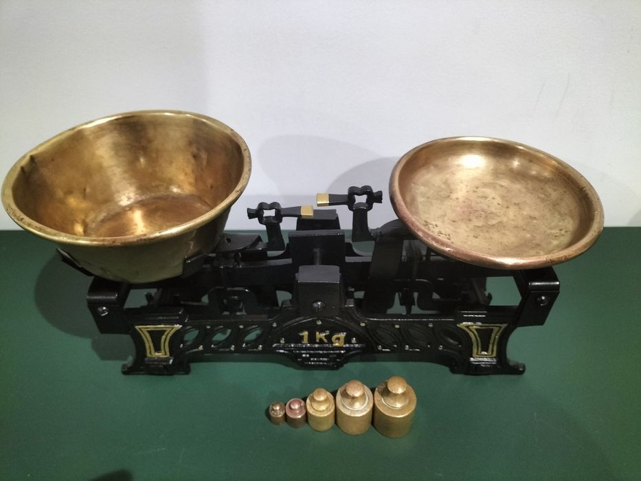 Balança antiga 1kg