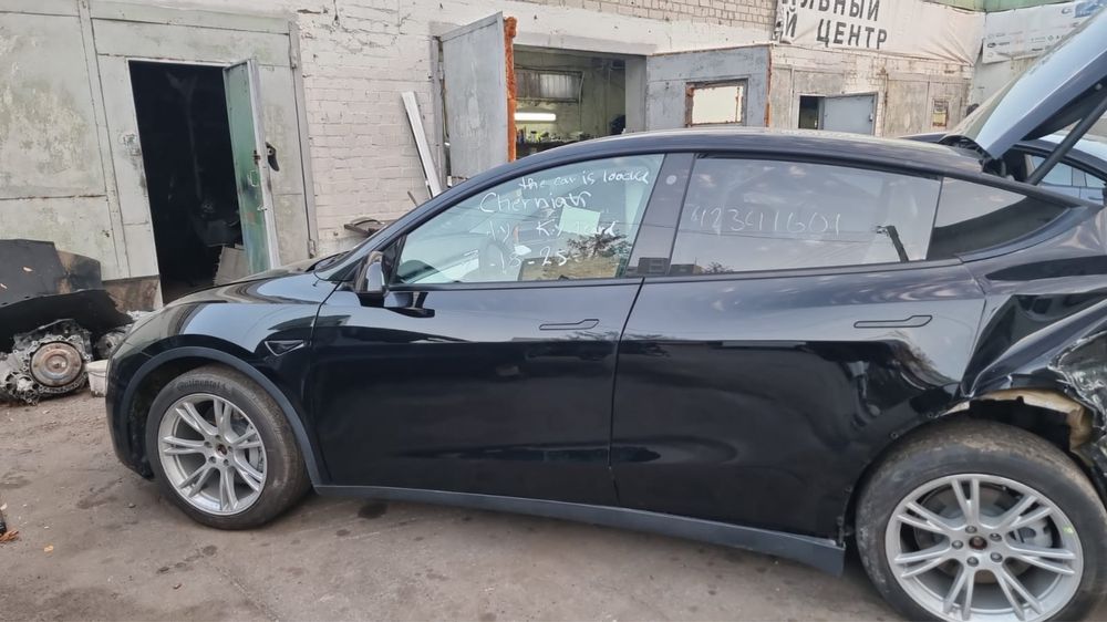 Запчастини Tesla model 3 та model Y